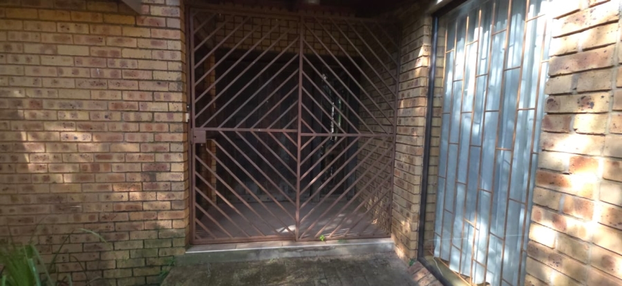 7 Bedroom Property for Sale in Wilkoppies North West